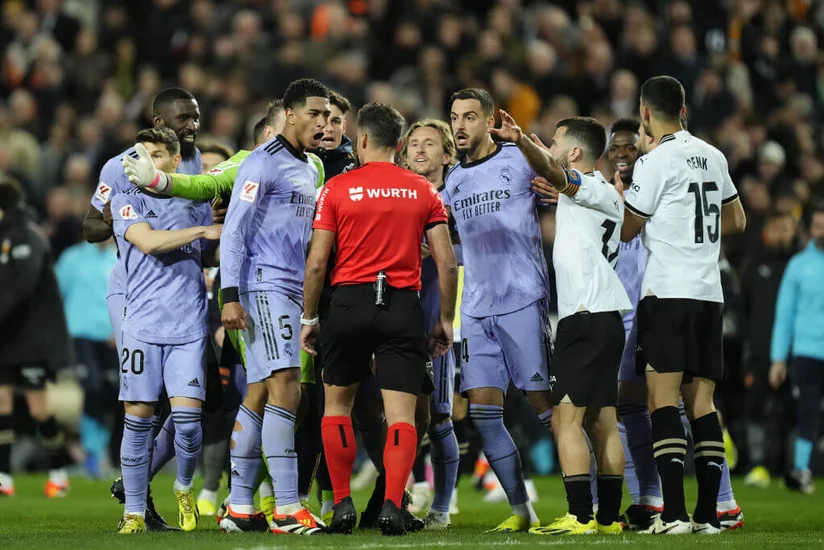 Real klubunun futbolçusu 2 oyunluq cəzalandırılıb