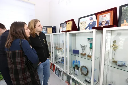 Tanınmış şahmatçılar Vüqar Həşimov Şahmat Akademiyasında olublar