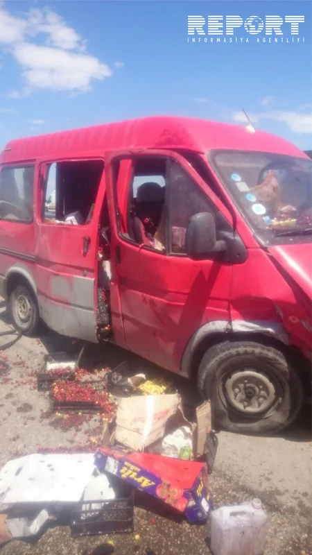 ​Goranboyda sərnişin mikroavtobusu qəzaya düşüb, sürücü və sərnişinlər xəsarət alıb - FOTO