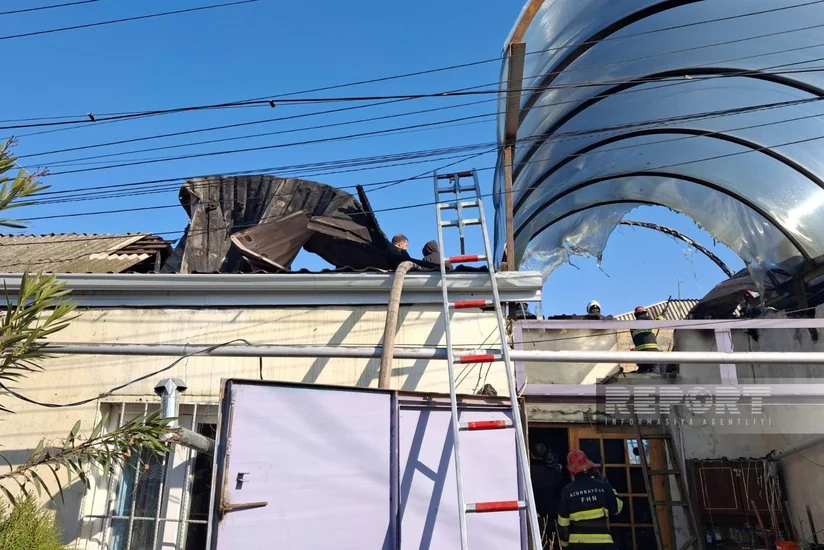 В Гяндже сильный пожар пожар охватил пять частных домов