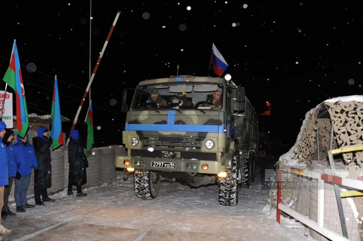 Bu gün Xankəndi-Laçın yolunda sülhməramlıların 43 avtomobili maneəsiz keçib - VİDEO - YENİLƏNİB-7