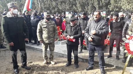 Yeni dünyaya gələn övladını görməyən şəhid kapitan dəfn edildi