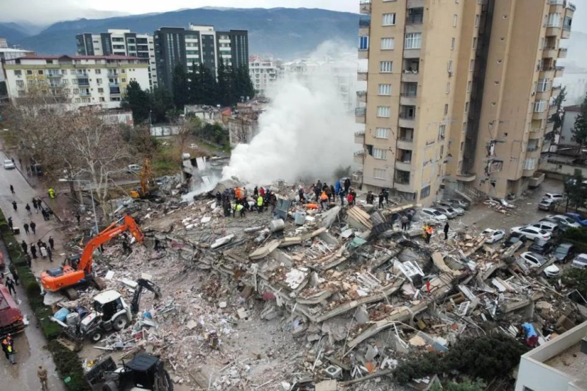 Malatyada zəlzələdə uçan binalara görə daha 31 nəfər saxlanılıb