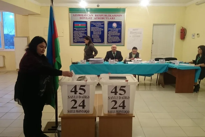 45 saylı Abşeron seçki dairəsində səsvermə - FOTO