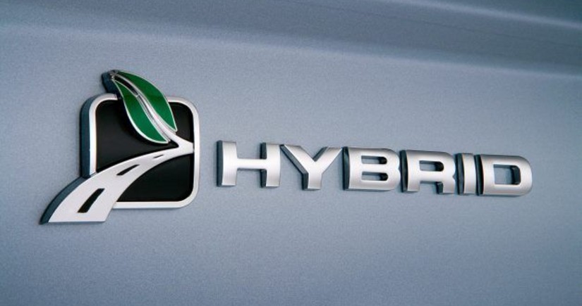 Azərbaycanda ötən il avtokreditlərin 65 %-i elektrik və hibrid avtomobillərinə verilib