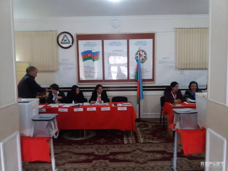 Nəsimi-Səbail dairəsinin 5 saylı məntəqəsində 21 nəfər səs verib - FOTO