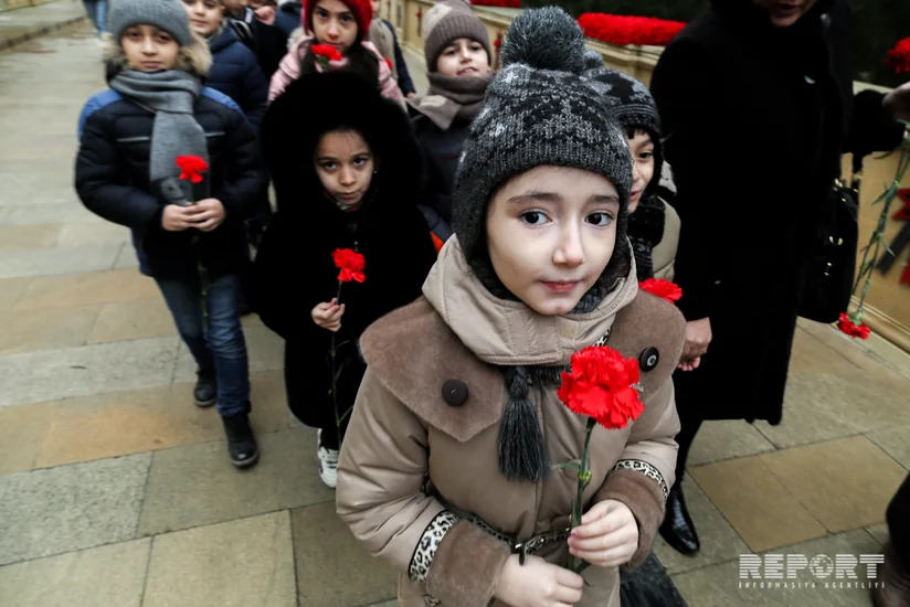 Şəhidlər Xiyabanında hazırlıq işləri başlayıb - FOTOREPORTAJ