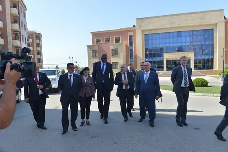 Rövşən Rzayev Beynəlxalq Qızıl Xaç və Qızıl Aypara Cəmiyyətləri Federasiyasının baş katibi ilə görüşüb