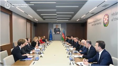 Meeting between Jeyhun Bayramov and Kaja Kallas begins in expanded format