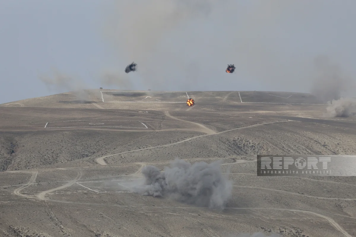 Defense ministers of Azerbaijan, Türkiye and Tajikistan watching joint tactical exercises