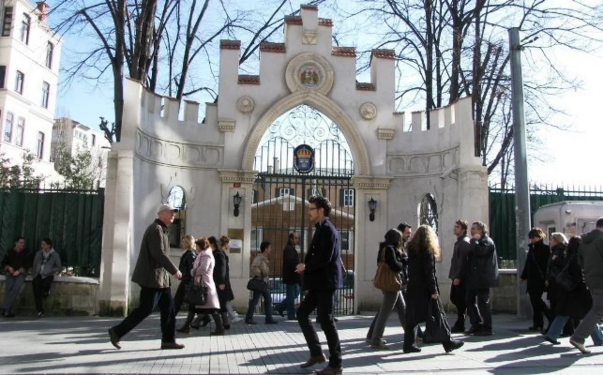 Suriyanın İstanbuldakı Baş Konsulluğunda müxalifət nümayəndəsinə hücum olub