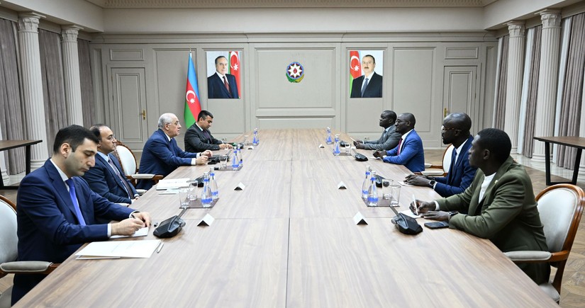 PM Ali Asadov meets with Senegal's Minister of Public Service and Public Service Reform