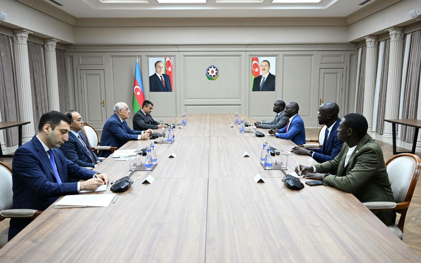 PM Ali Asadov meets with Senegal's Minister of Public Service and Public Service Reform