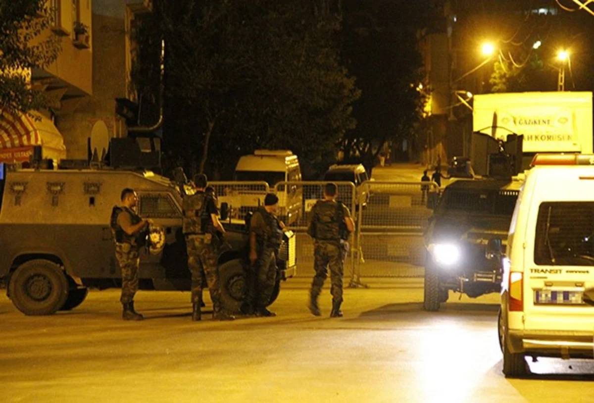 ​Türkiyənin Muş vilayətində PKK terrorçuları polisə hücum edib, 2 silahlı öldürülüb