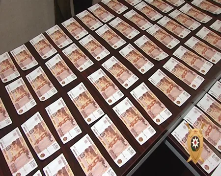 Azərbaycanda polis 1 milyon saxta rus rublunu satmaq istəyən şəxsləri saxlayıb