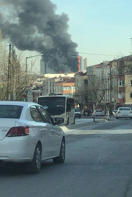 İstanbulda xəstəxanada baş verən yanğın söndürülüb - YENİLƏNİB