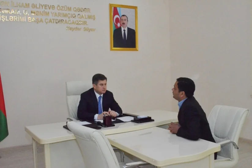 Əmlak Məsələləri Dövlət Komitəsinin sədri Kürdəmirdə vətəndaşları qəbul edib