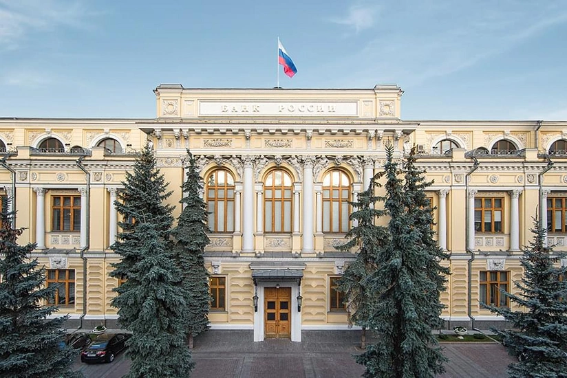 Центробанк России смягчил ограничения на переводы средств за рубеж для физлиц