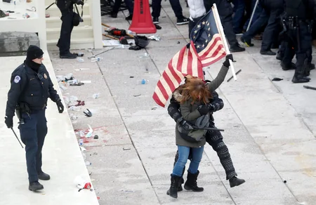 Konqresə hücum - ABŞ demokratiyası iflas həddində