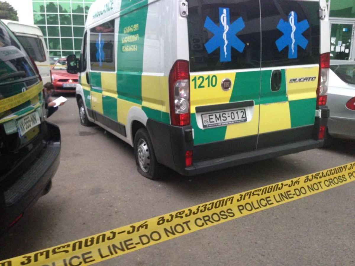 Tbilisidə yaşayış binasında partlayış baş verib, bir nəfər xəsarət alıb