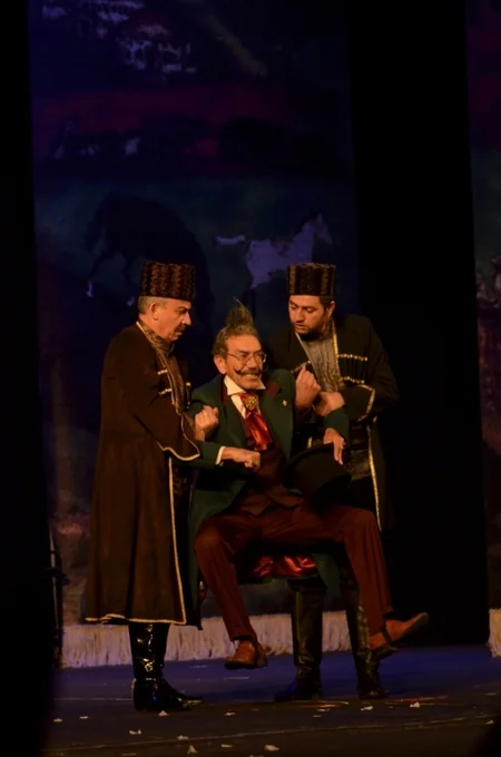 Rusiyanın Smolensk vilayətində Müsyö Jordan və dərviş Məstəli şah pyesi nümayiş etdirilib