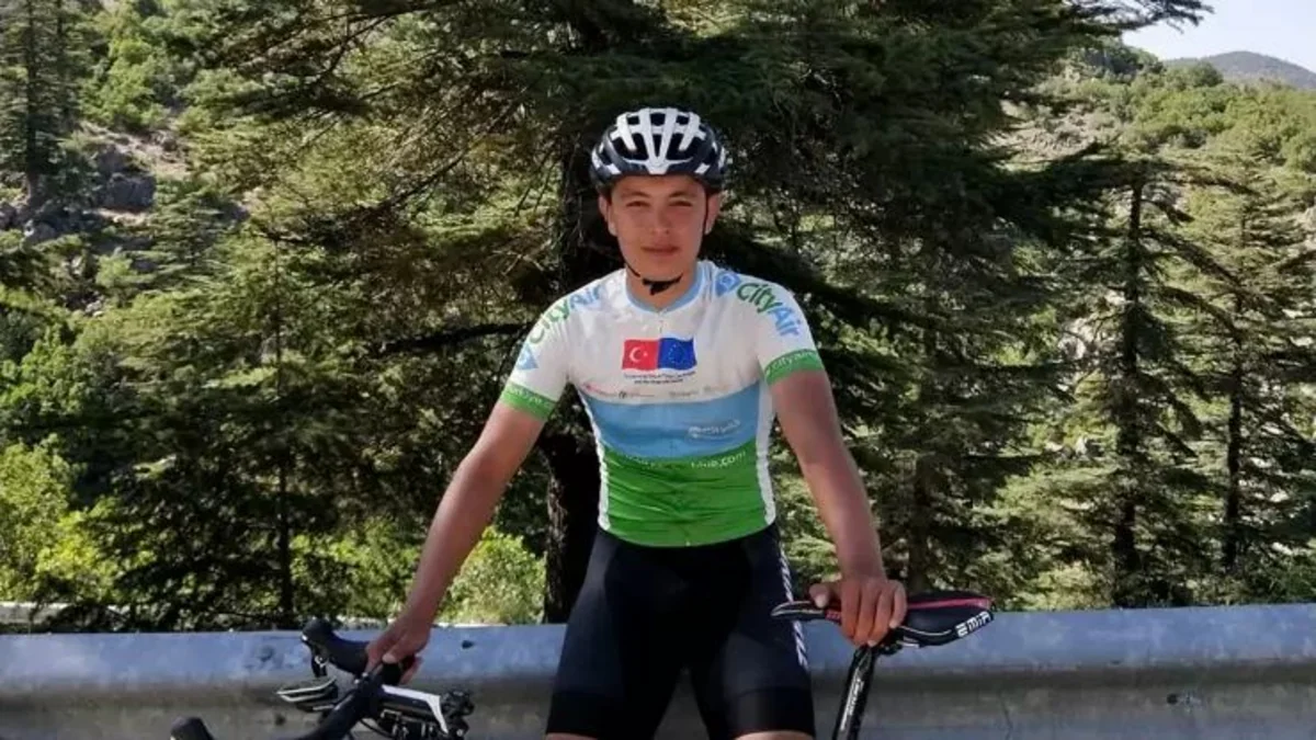 İranda keçirilən veloturda xəsarət alan türkiyəli velosipedçi ölüb
