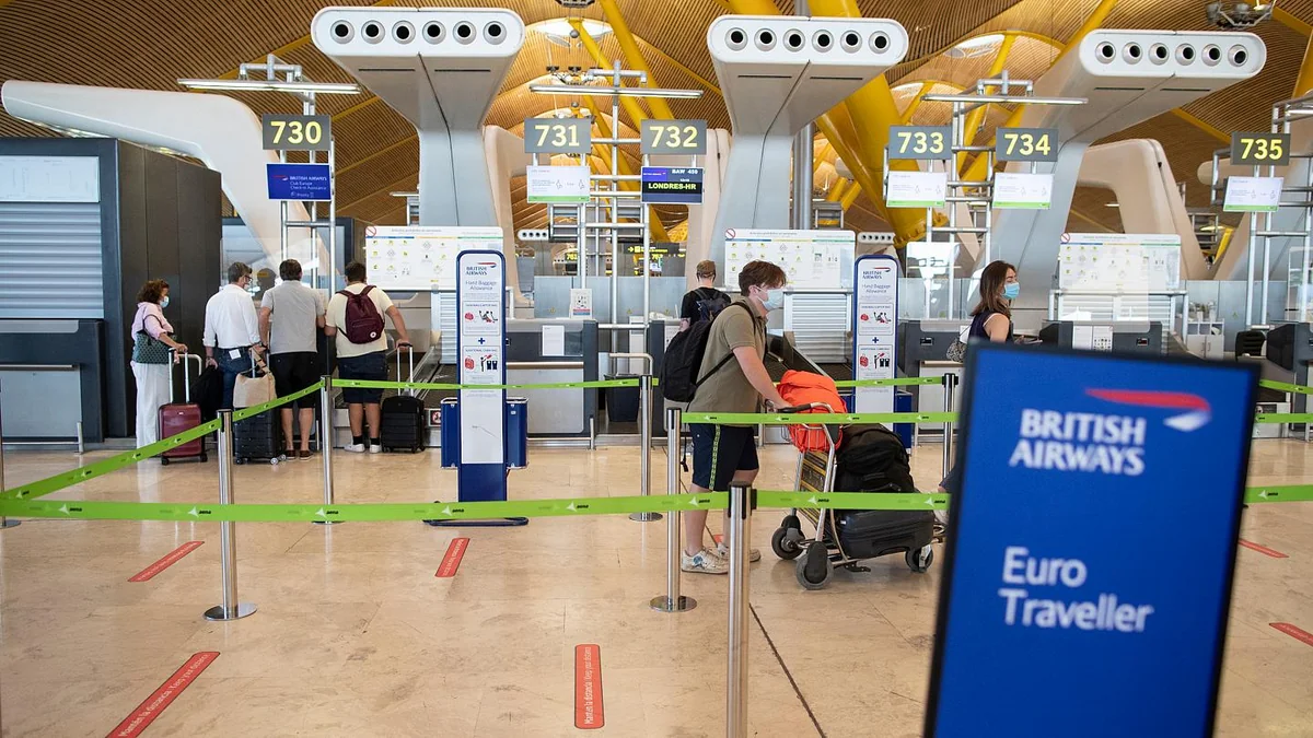 Britaniya 14 günlük karantin rejimini bərpa edir