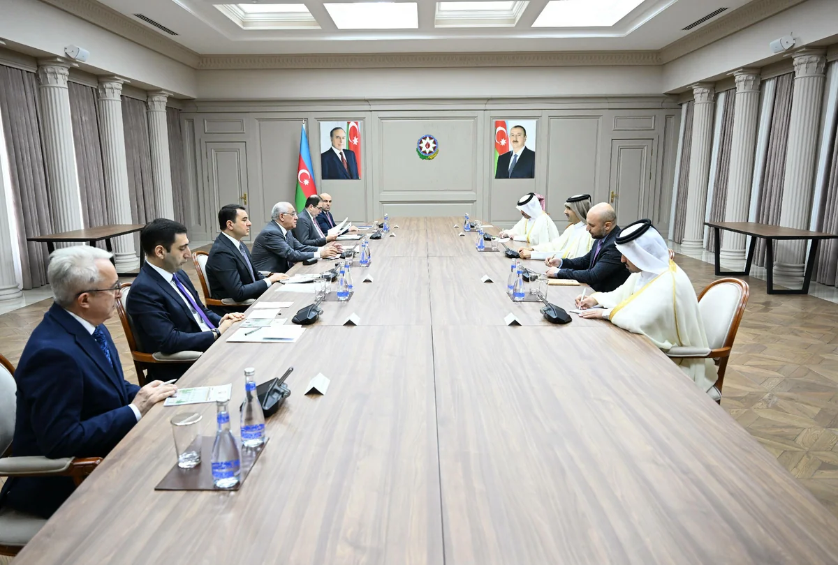 Əli Əsədov Qətərin mədəniyyət naziri ilə görüşüb