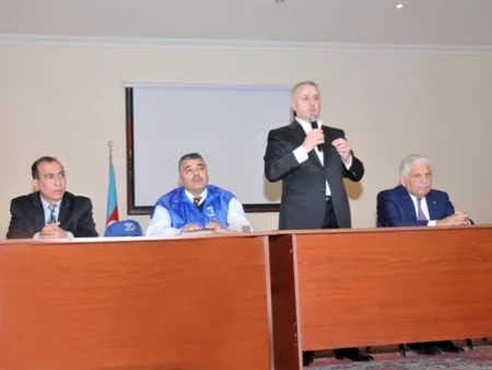 Yasamal seçiciləri: Birmənalı olaraq Ülvi Quliyevə səs verəcəyik - FOTO