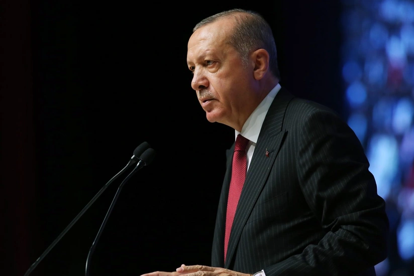 Ərdoğan Başakşehirin məşqçisinin irqçiliyə məruz qalmasını pislədi