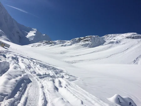 Qərargah: Hava şəraitinin kəskin pisləşməsi itkin düşmüş alpinistlərin axtarışlarını çətinləşdirib