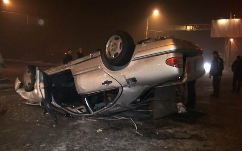 İmişlidə minik avtomobili aşıb, sürücü yaralanıb