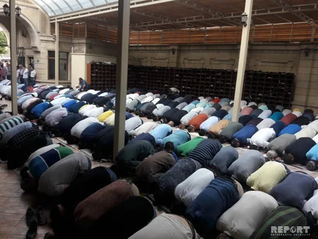 Eid prayer performed in Baku mosques -PHOTO