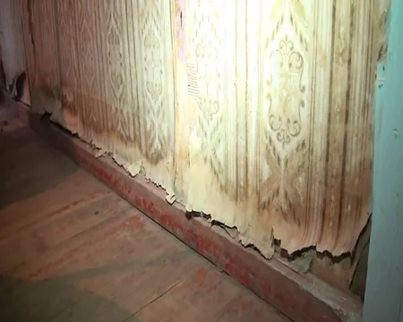Ağdaşda tibb müəssisəsinin binası bərbad vəziyyətə düşüb, pasiyentlər üçün təhlükəli vəziyyət yaranıb