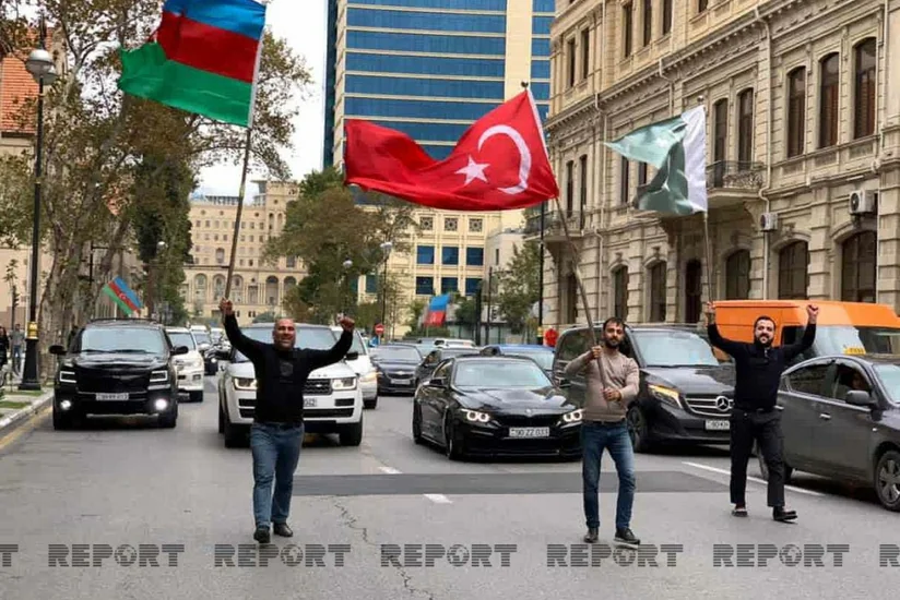 Баку ликует:  Жители празднуют возвращение Шуши