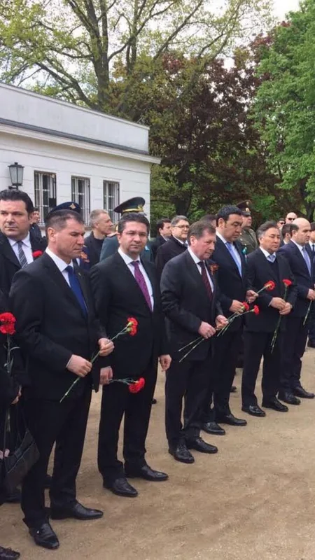 Almaniyada Berlin uğrunda döyüşlərdə həlak olmuş azərbaycanlıların xatirəsi anılıb