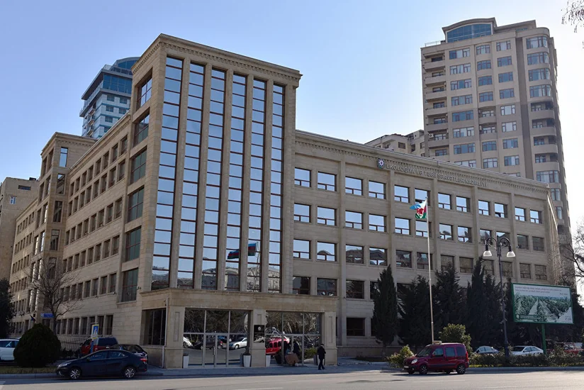 Nazirlikdən Bakıda kəskin qoxunun yayılması ilə bağlı açıqlama