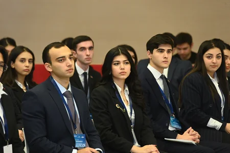 Bakıda Diplomatiya Könüllüləri üçün diplomatiya həftəsi təşkil olunub