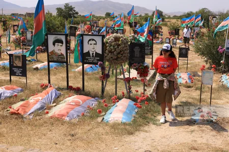 Beynəlxalq səyyahlar Ağdamda Şəhidlər xiyabanını ziyarət ediblər