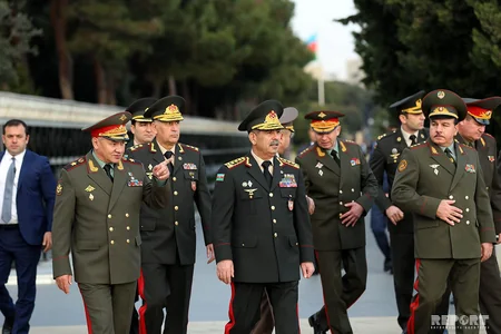 MDB ölkələrinin müdafiə nazirləri Şəhidlər xiyabanını ziyarət ediblər - FOTOREPORTAJ