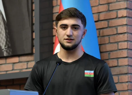 Fərid Qayıbov beynəlxalq yarışlarda uğurlu çıxış etmiş idmançılarla görüşüb