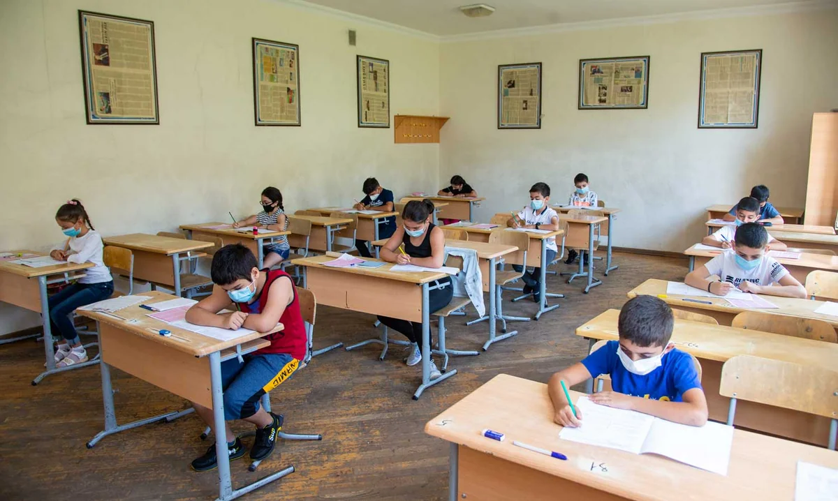Şagird sayı 200-dən az olan məktəblərdə ənənəvi formada tədris aparıla bilər