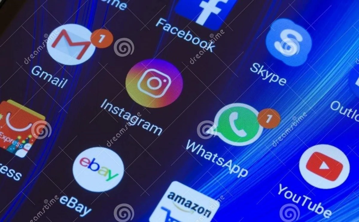 В работе Instagram и YouTube произошел сбой