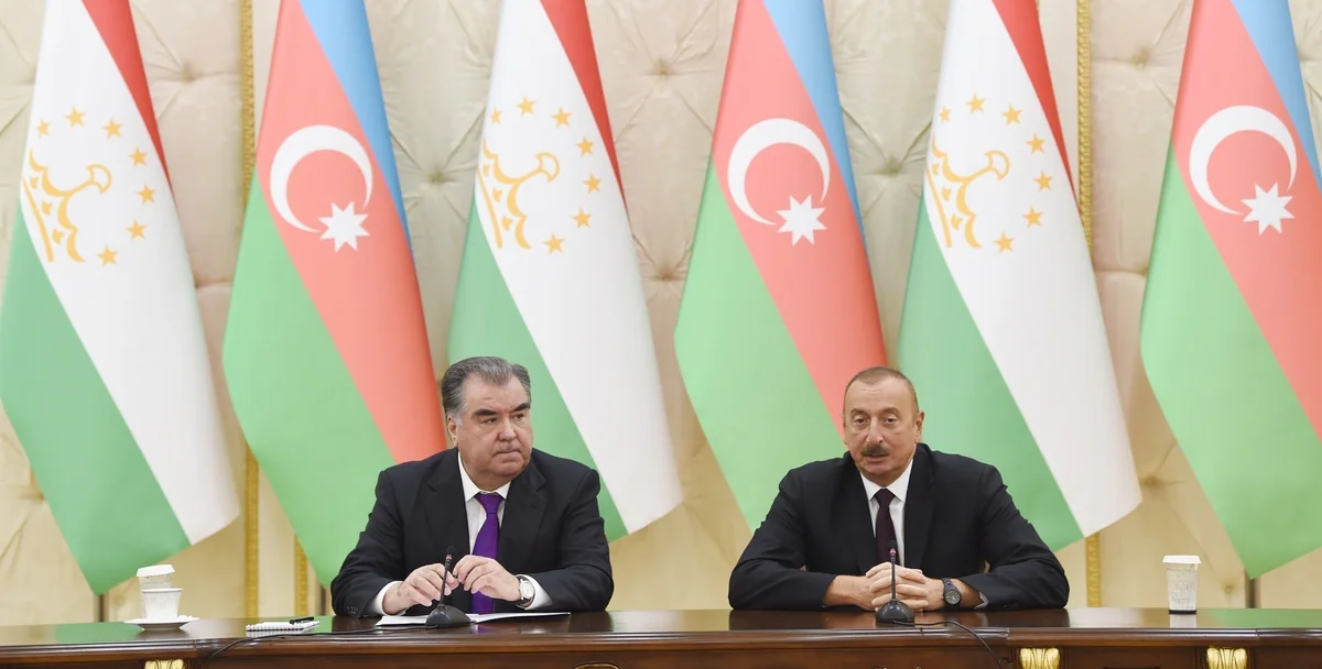 Azerbaijani, Tajik presidents hold phone call
