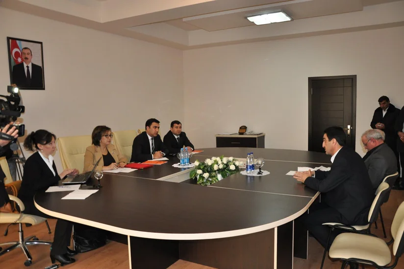Universiteti bitirəndən sonra diplom ala bilməyənlər TQDK sədrinə şikayət edib