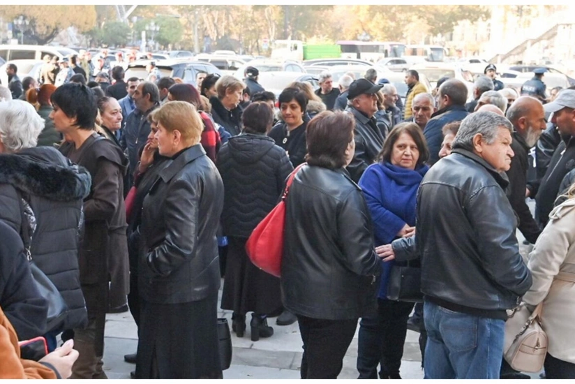 В Ереване проходит акция протеста с требованием об отставке Пашиняна и Папикяна