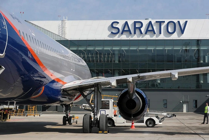 Saratovda sərnişin təyyarəsi qəzalı eniş edib