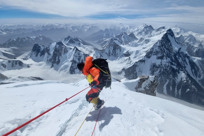 Young China hiker survives by eating toothpaste after lost in cold mountains for 10 days