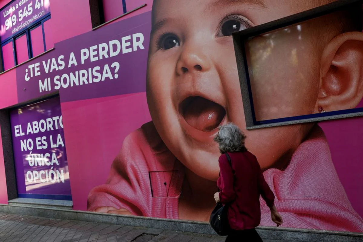 Spain passes laws allowing girls aged 16 and 17 to undergo abortions without parental consent
