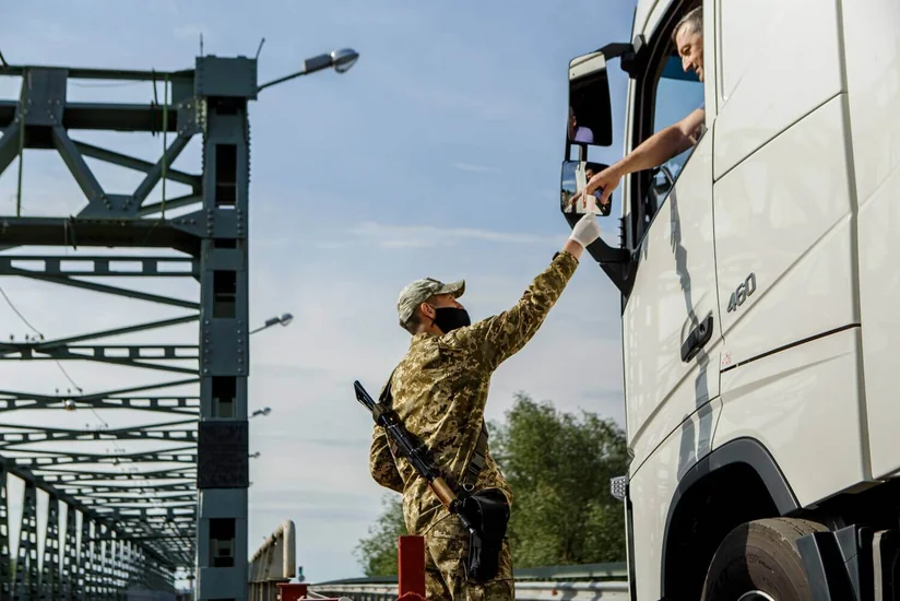 Özbəkistan Qazaxıstanla keçid-buraxılış məntəqəsini müvəqqəti olaraq bağlayıb